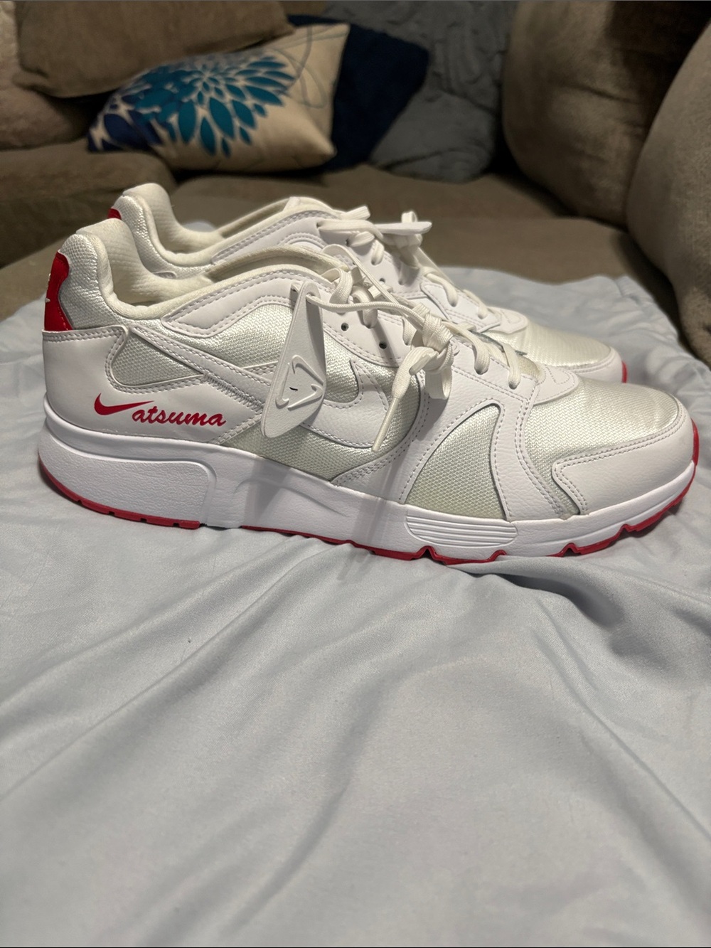 Nike Atsuma White and Red Sneakers ( NEW )